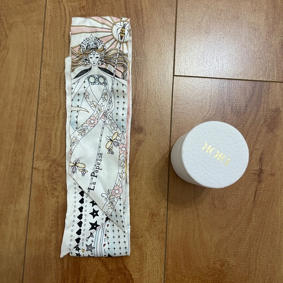 Authentic Christian Dior Silk Mitzah Scarf La Papesse LIKE NEW - Picture 1 of 7